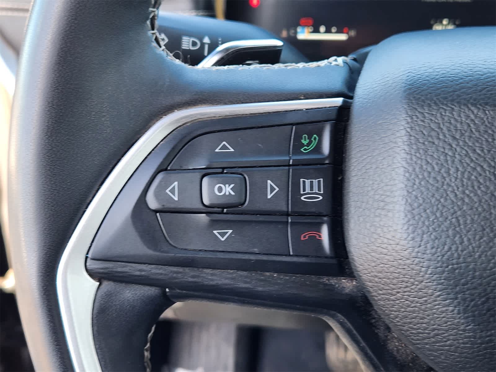 Thumbnail: 2023 Jeep Grand Cherokee - 11