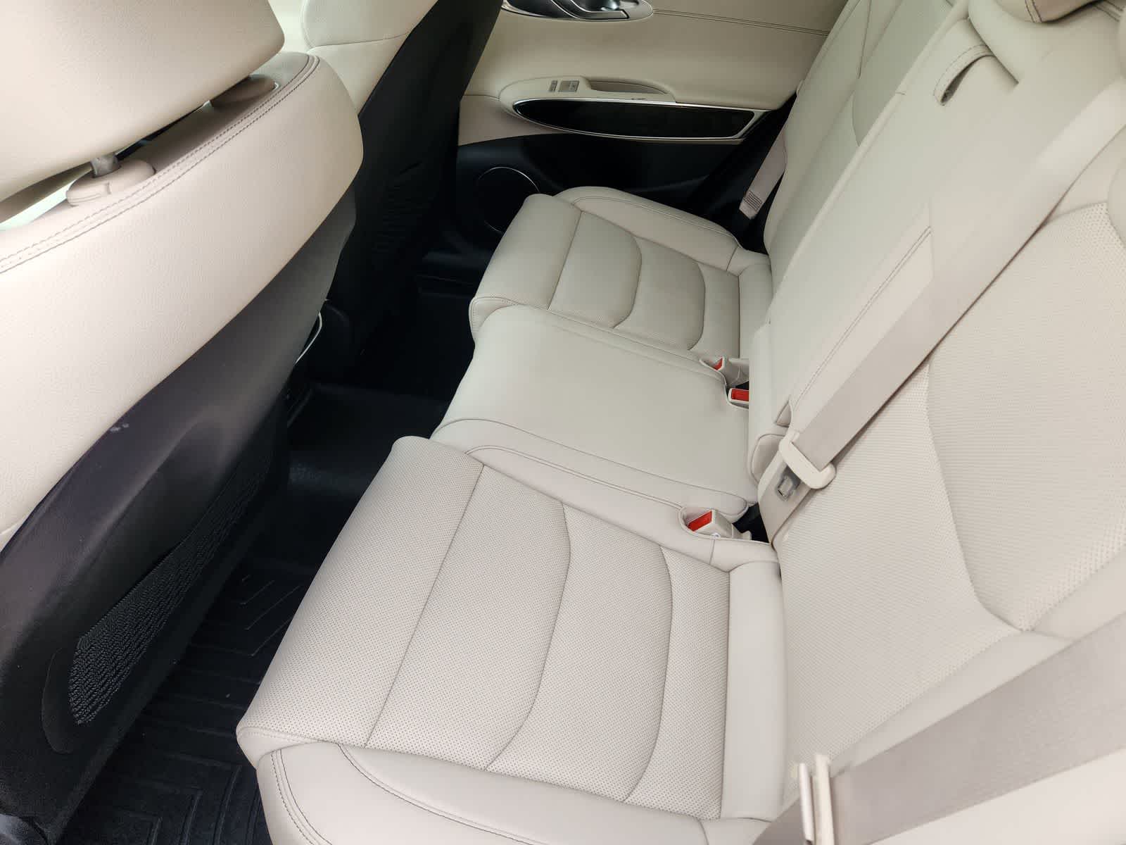 Thumbnail: 2022 Genesis GV70 - 27