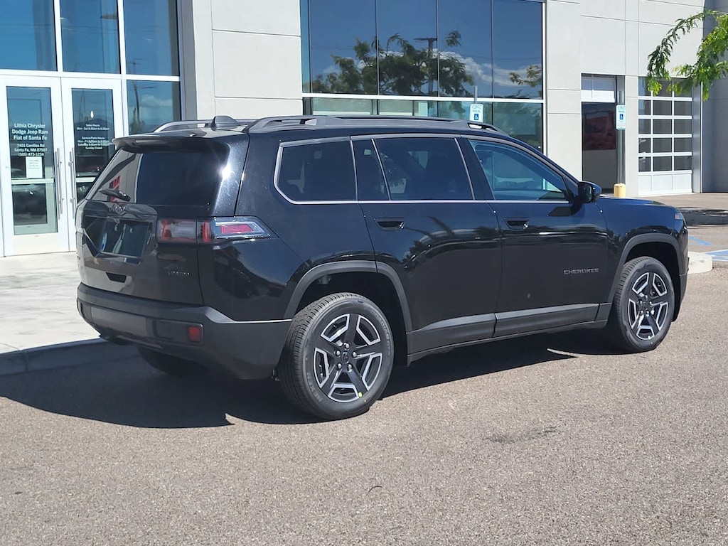 New 2026 Jeep Cherokee Laredo Sport Utility