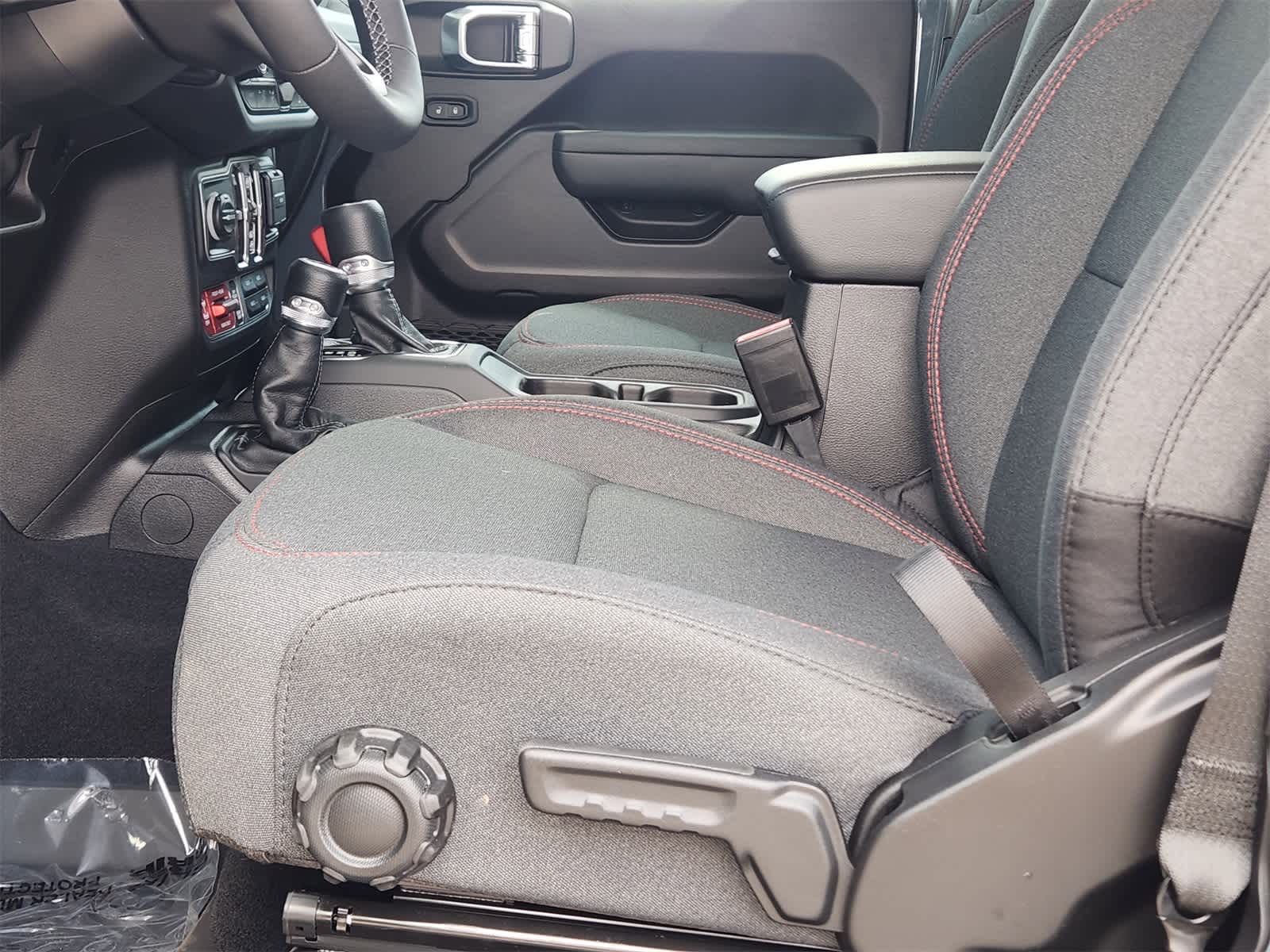 Thumbnail: 2025 Jeep Gladiator - 12