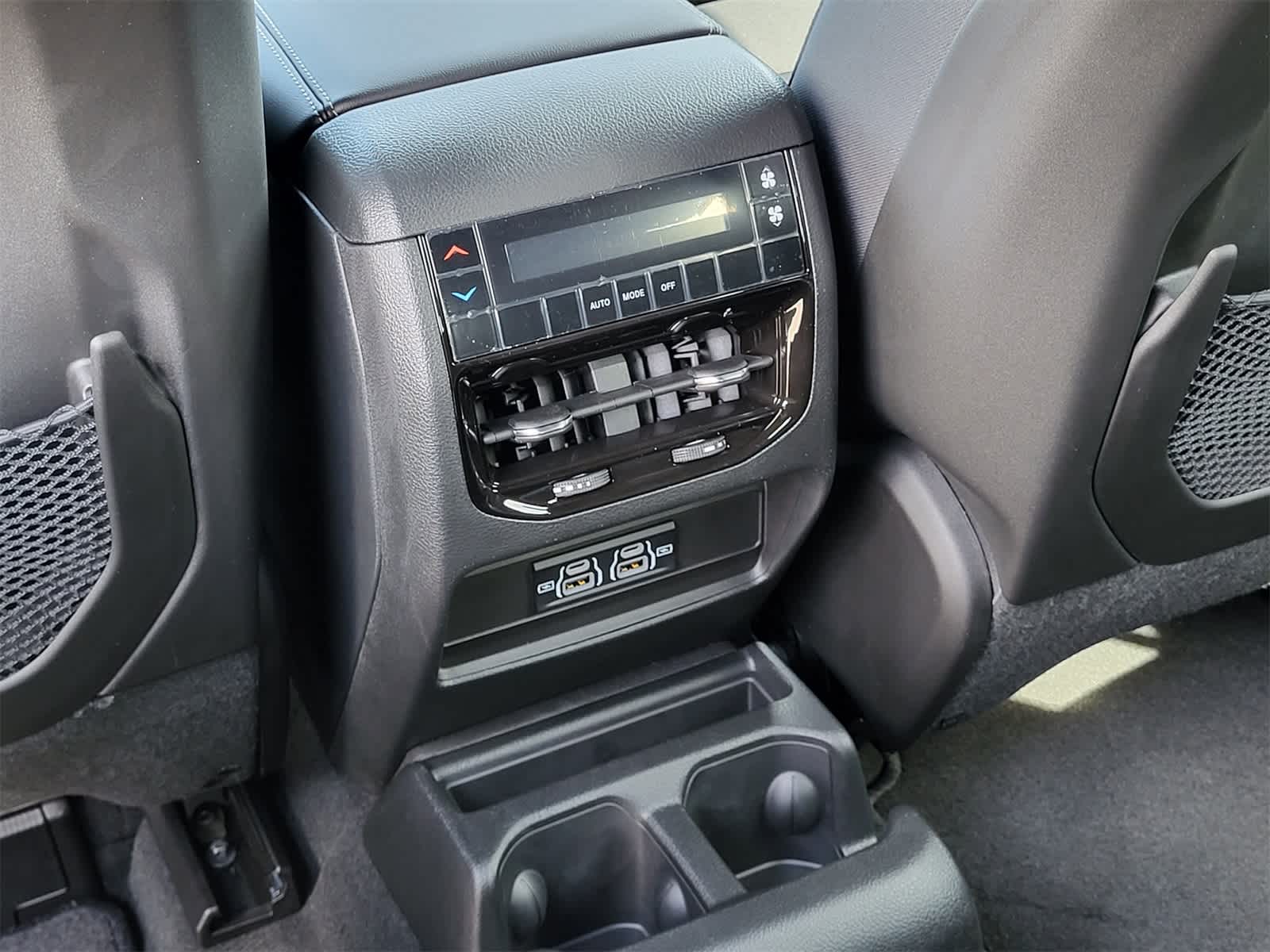 Thumbnail: 2025 Jeep Grand Cherokee L - 20