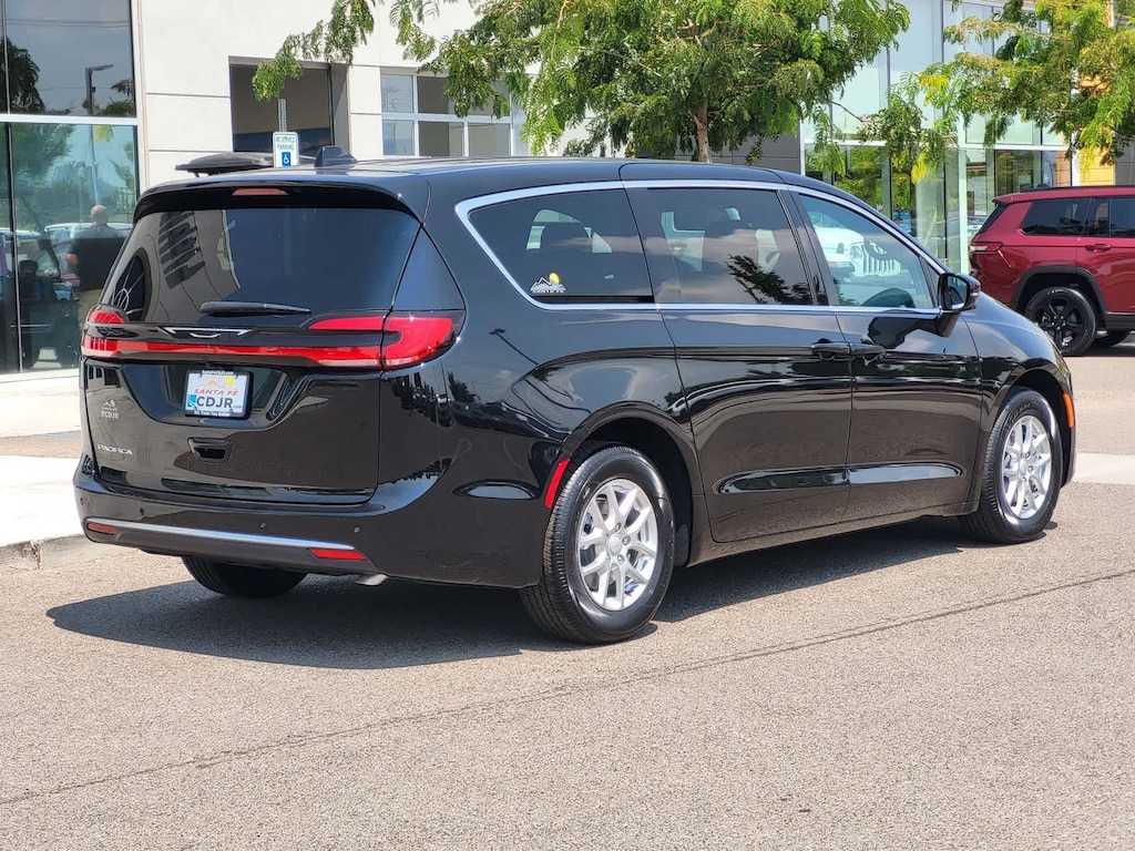New 2027 Chrysler Pacifica Select Passenger Van