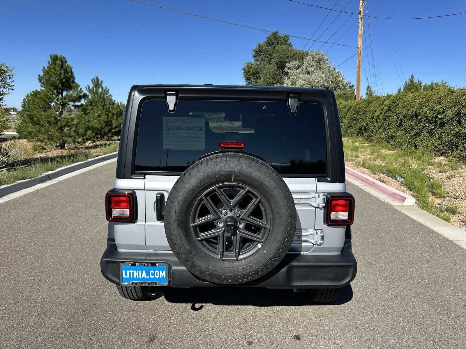 Thumbnail: 2024 Jeep Wrangler - 15