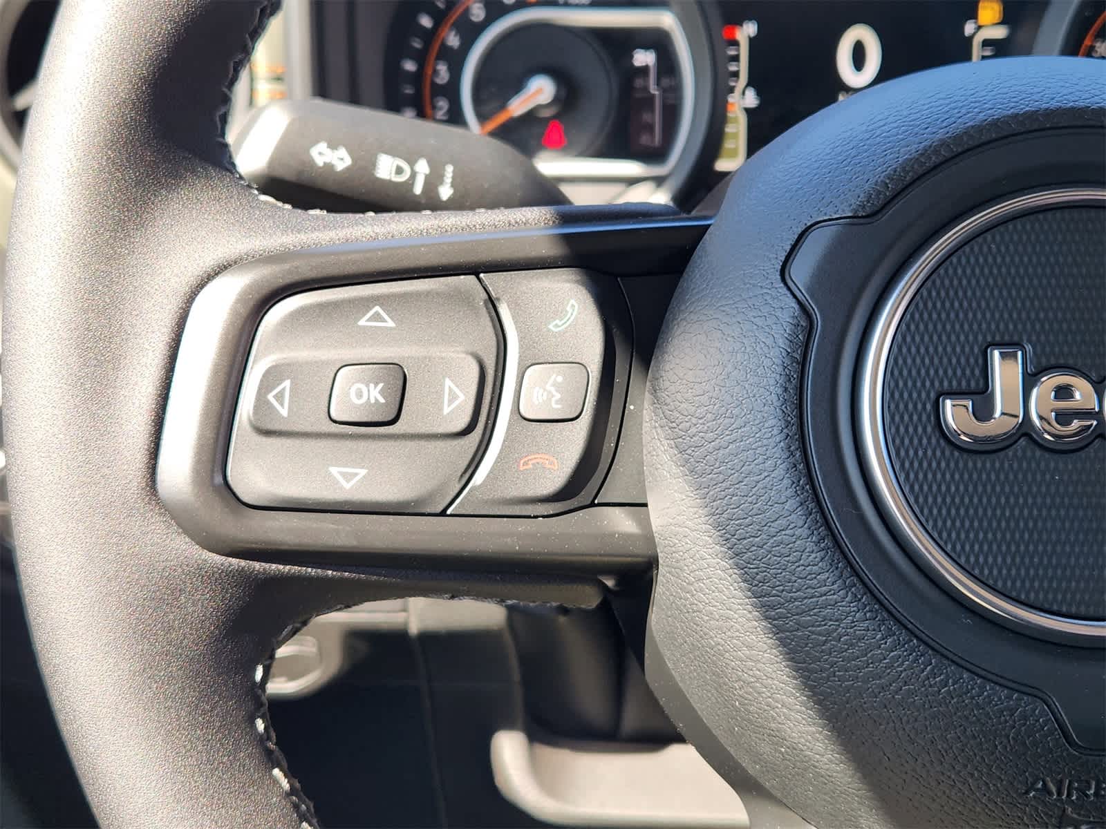 Thumbnail: 2025 Jeep Gladiator - 25