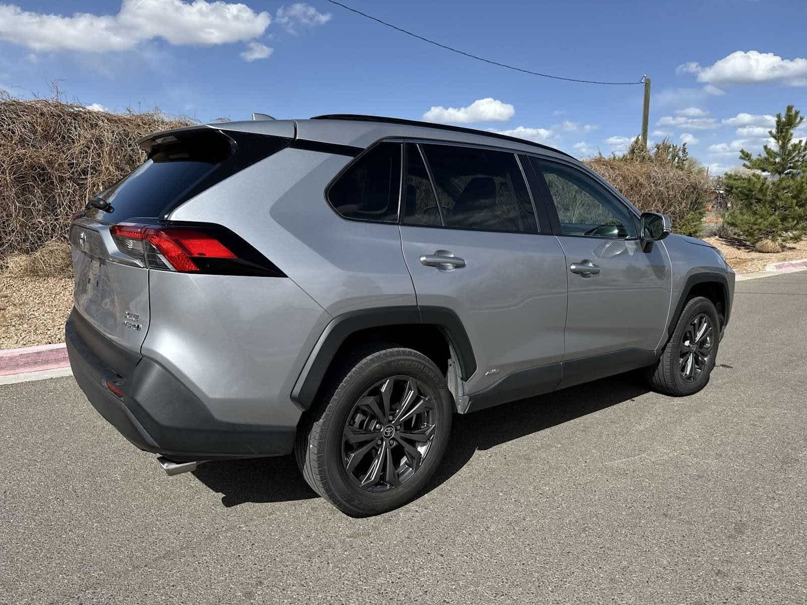 Thumbnail: 2022 Toyota RAV4 - 30
