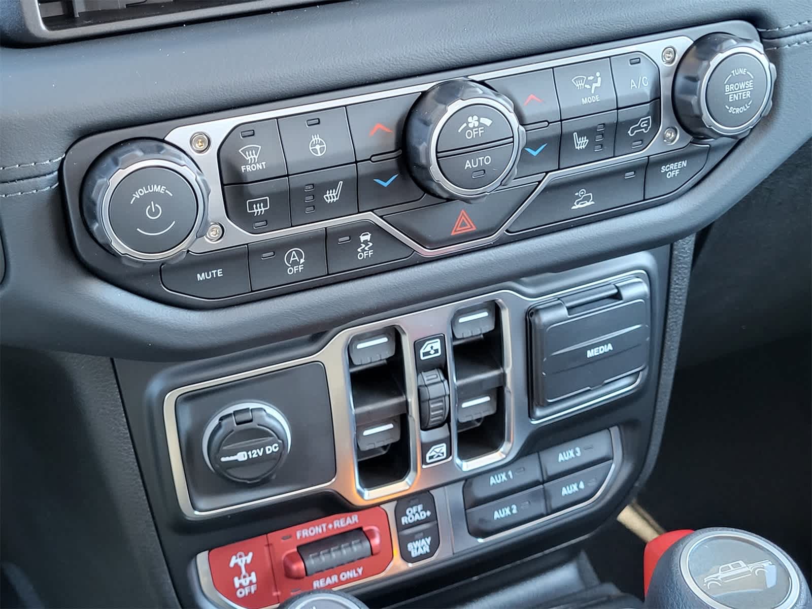 Thumbnail: 2025 Jeep Gladiator - 12