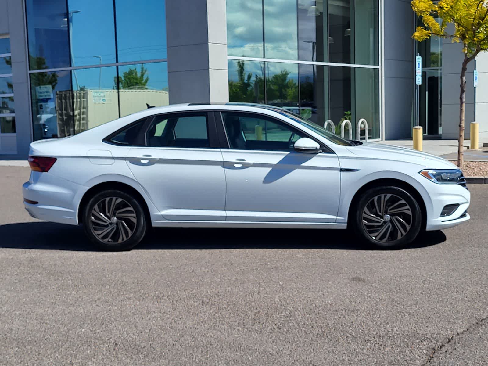 Thumbnail: 2019 Volkswagen Jetta - 4