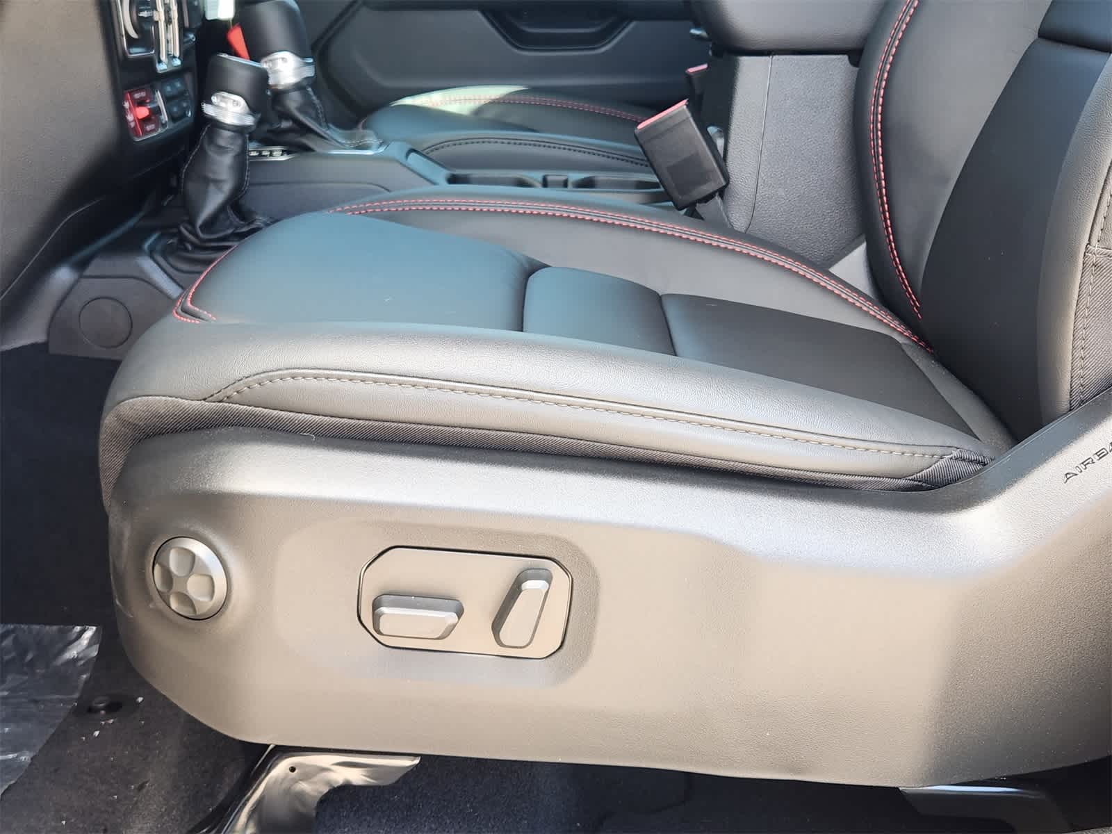 Thumbnail: 2025 Jeep Gladiator - 20