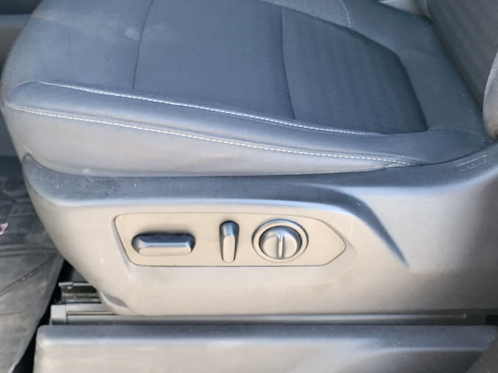 Thumbnail: 2019 Chevrolet Silverado 1500 - 13