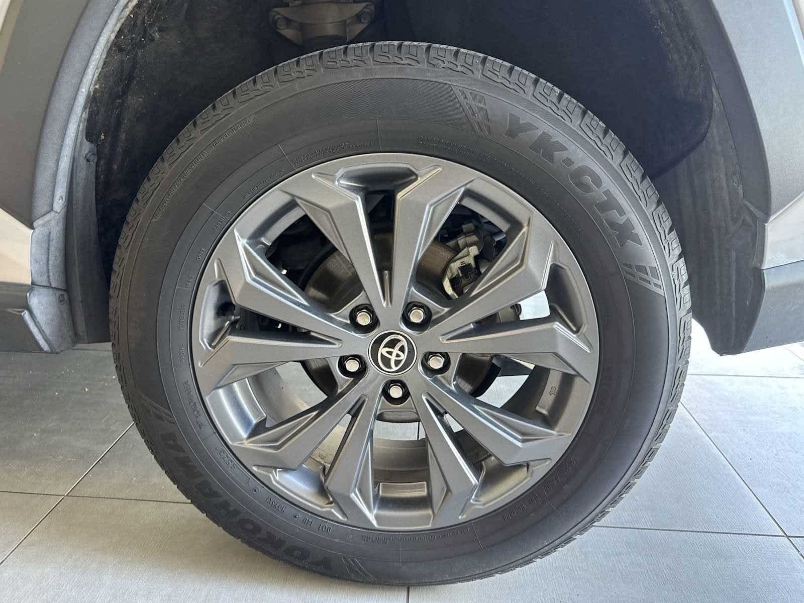 Thumbnail: 2022 Toyota RAV4 - 16
