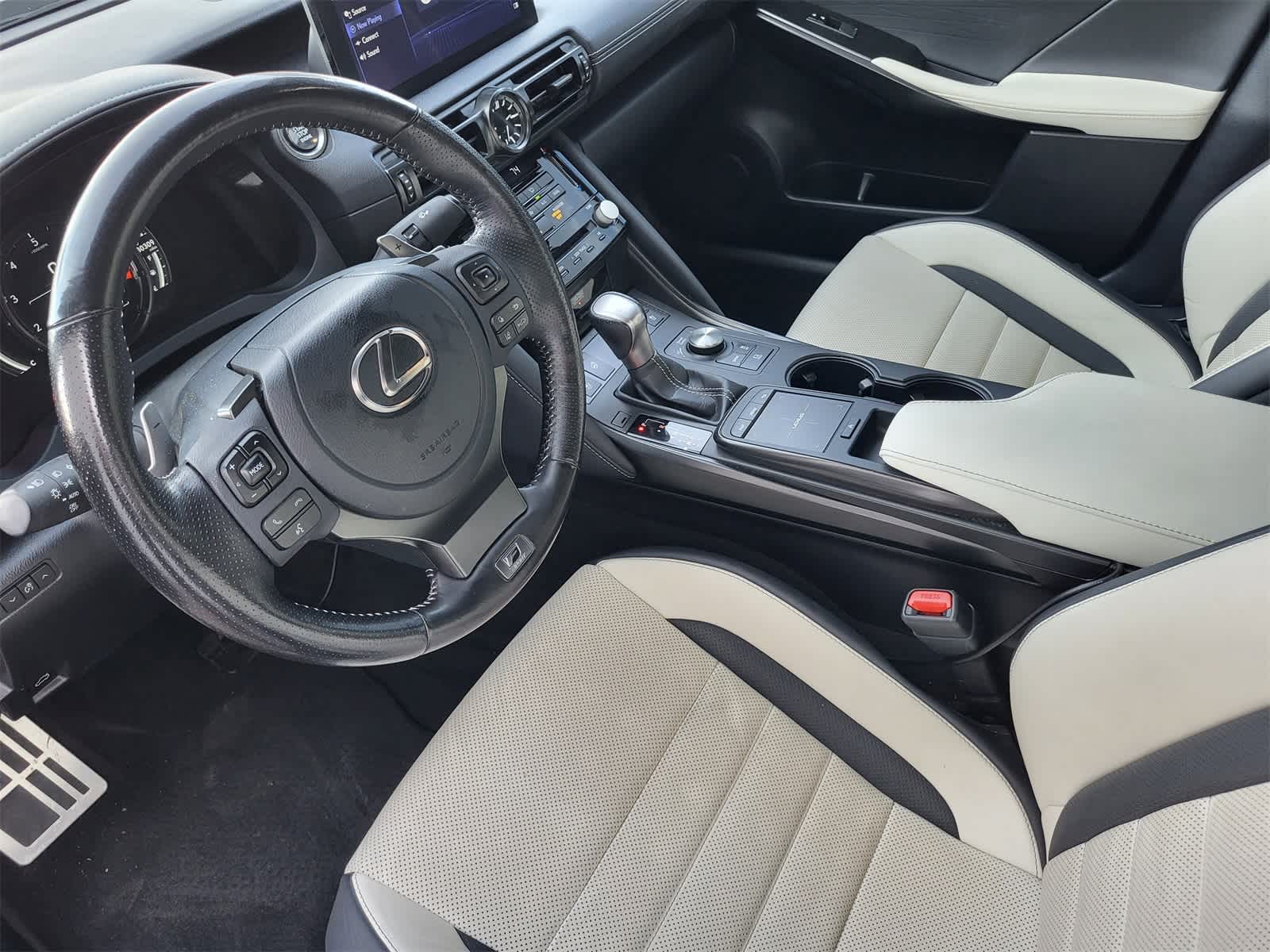 Thumbnail: 2023 Lexus IS - 13