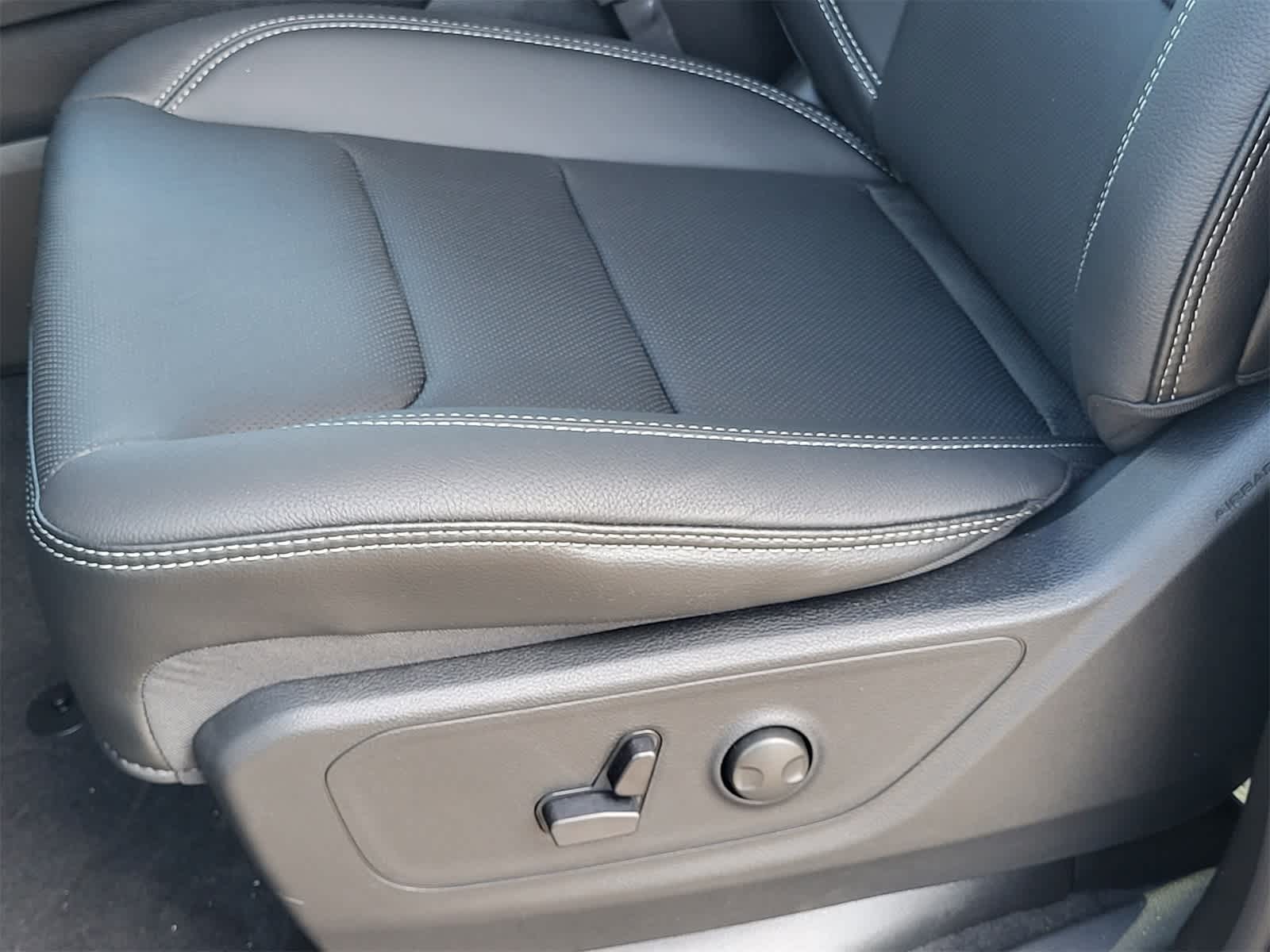 Thumbnail: 2026 RAM 1500 - 17