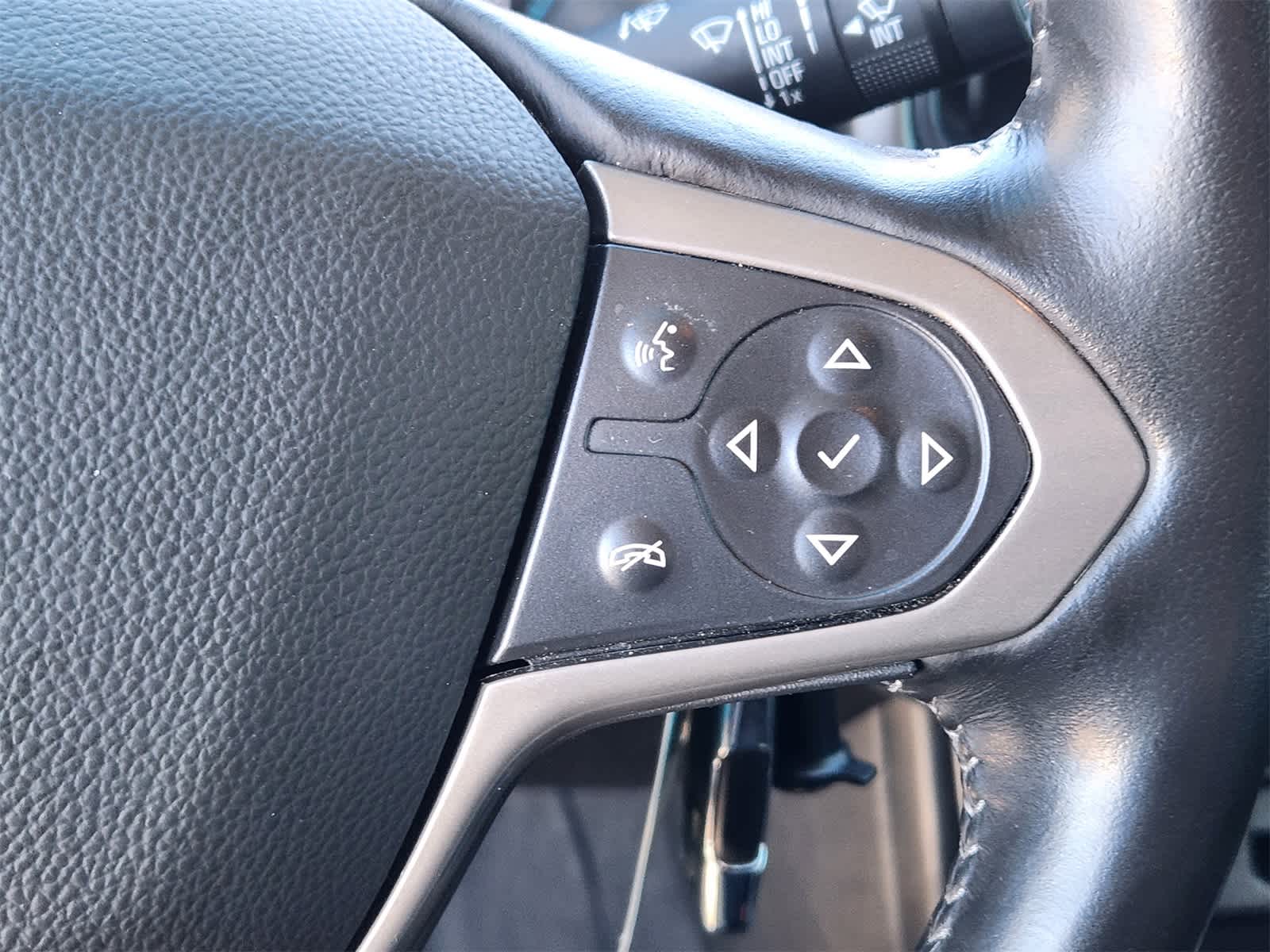 Thumbnail: 2022 Chevrolet Colorado - 14