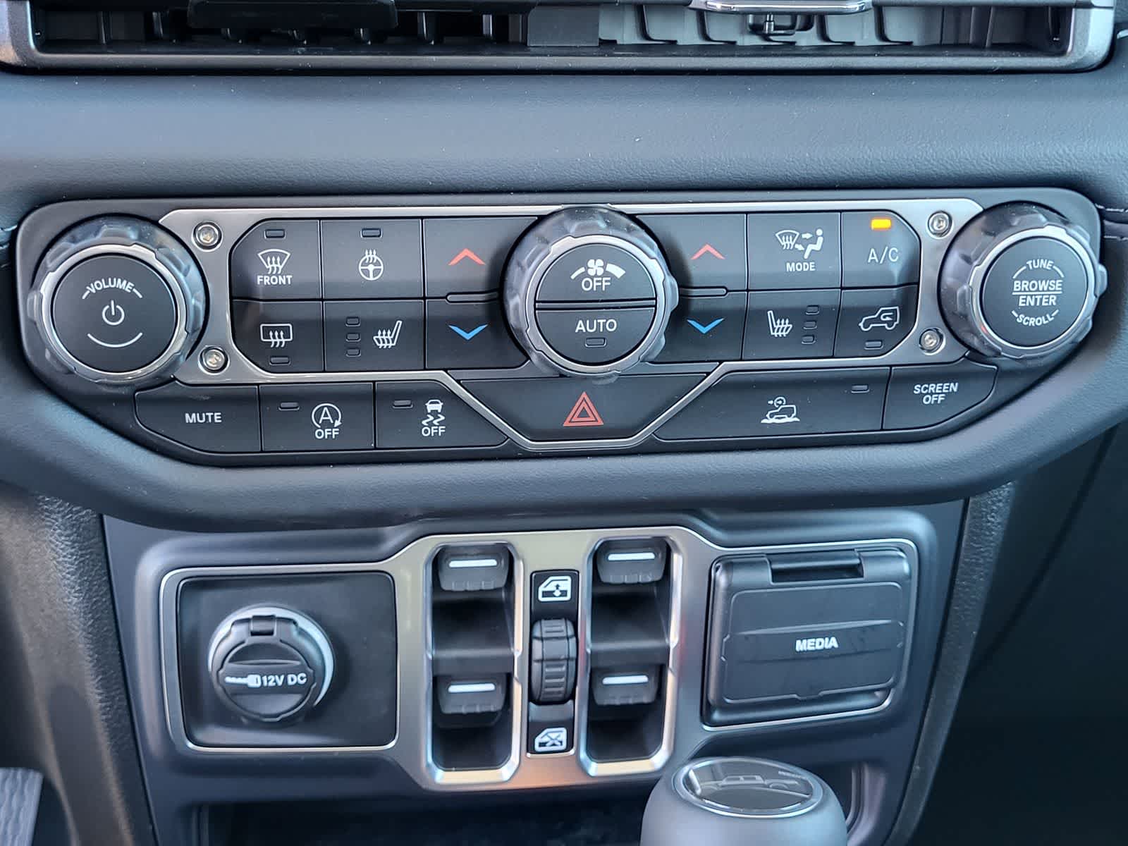 Thumbnail: 2026 Jeep Gladiator - 18