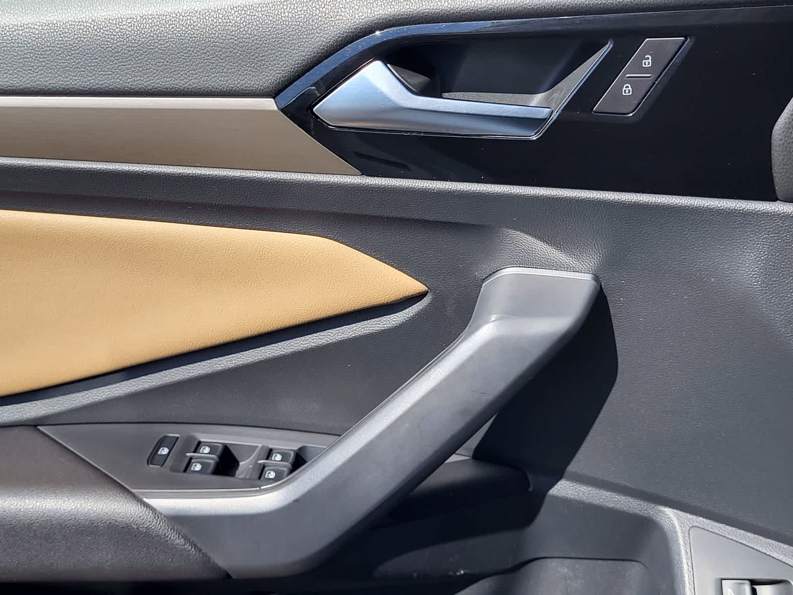 Thumbnail: 2019 Volkswagen Jetta - 15