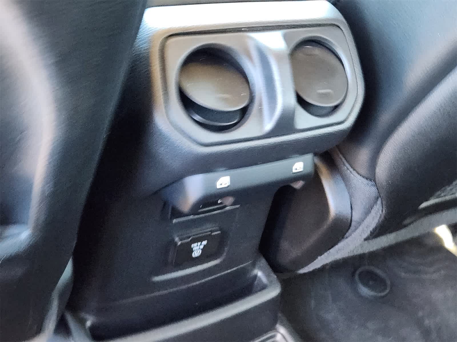 Thumbnail: 2022 Jeep Wrangler - 26