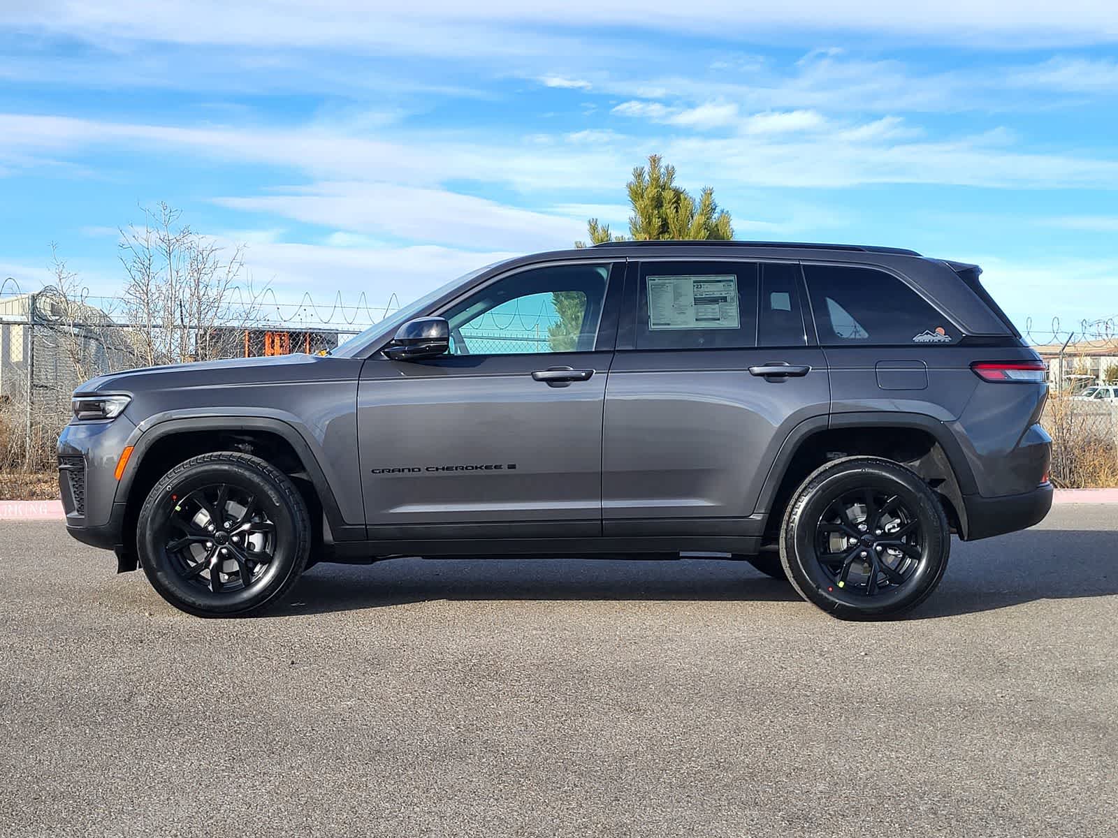 Thumbnail: 2026 Jeep Grand Cherokee - 7