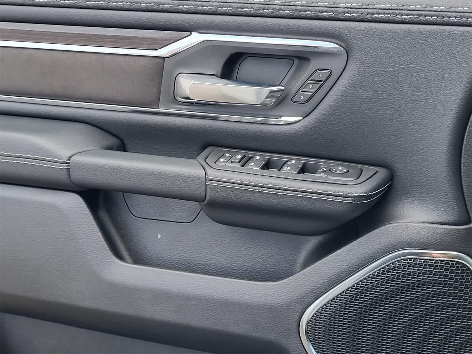 Thumbnail: 2026 RAM 1500 - 17