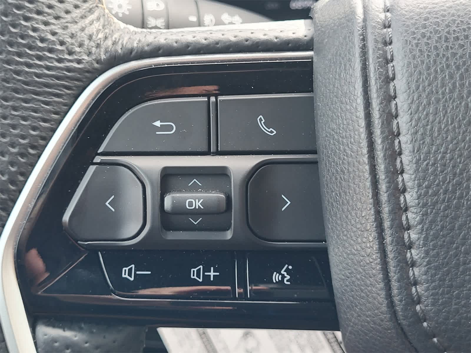 Thumbnail: 2025 Toyota Tundra - 15