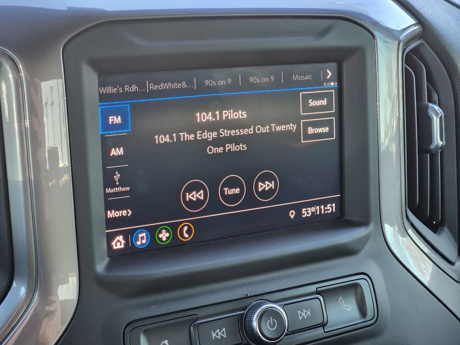 Thumbnail: 2020 Chevrolet Silverado 1500 - 19