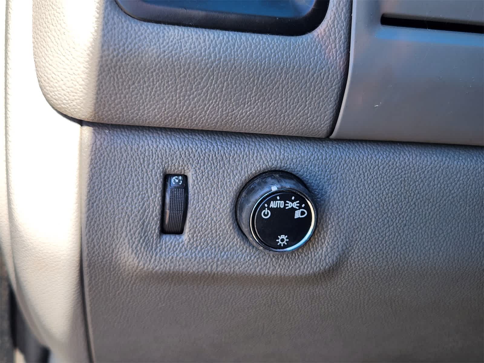 Thumbnail: 2016 GMC Canyon - 18