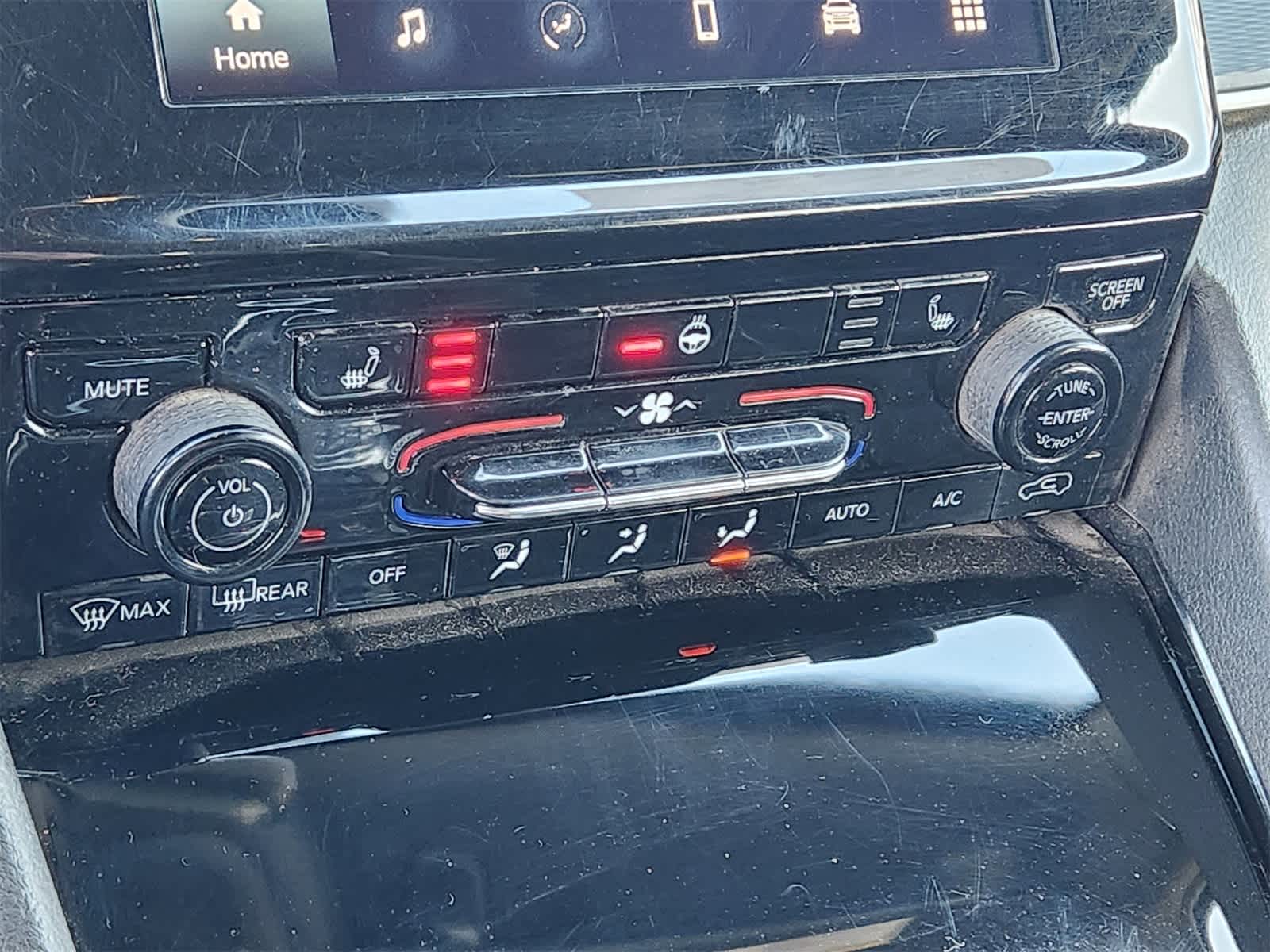 Thumbnail: 2023 Jeep Grand Cherokee - 17