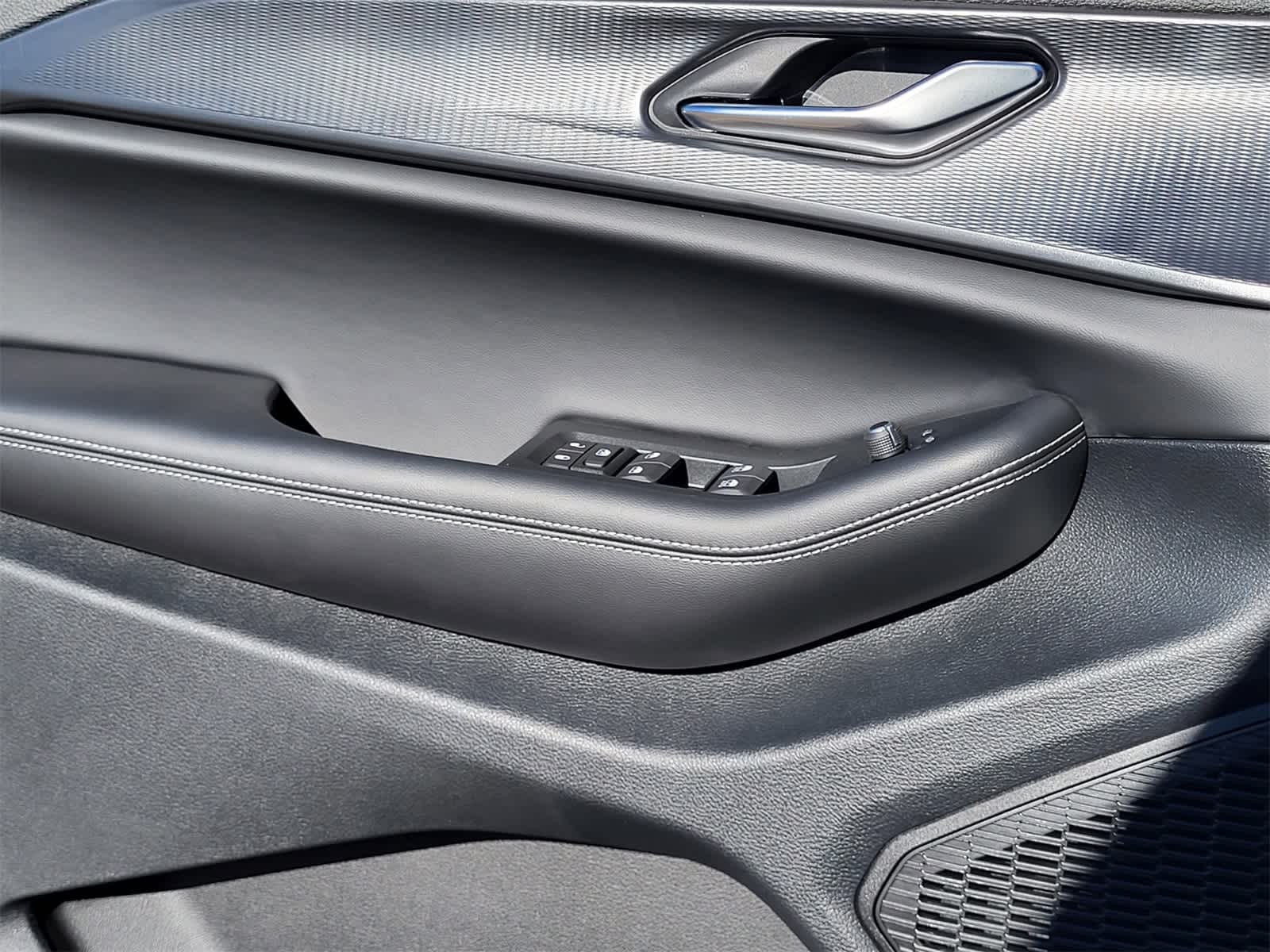 Thumbnail: 2025 Jeep Grand Cherokee L - 16