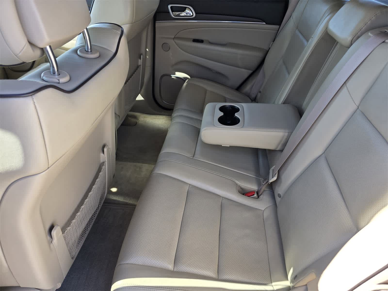 Thumbnail: 2018 Jeep Grand Cherokee - 29