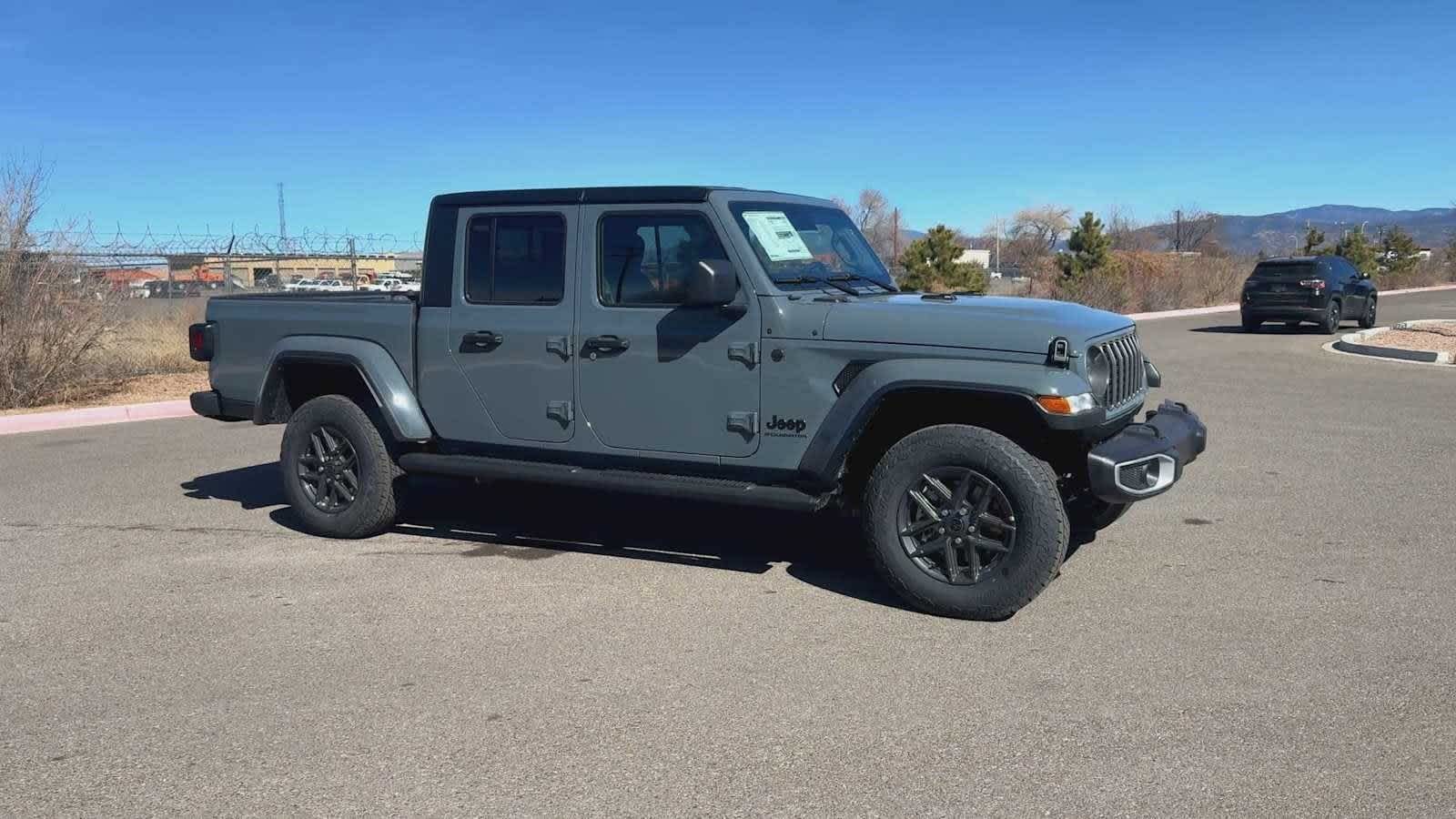 Thumbnail: 2025 Jeep Gladiator - 2