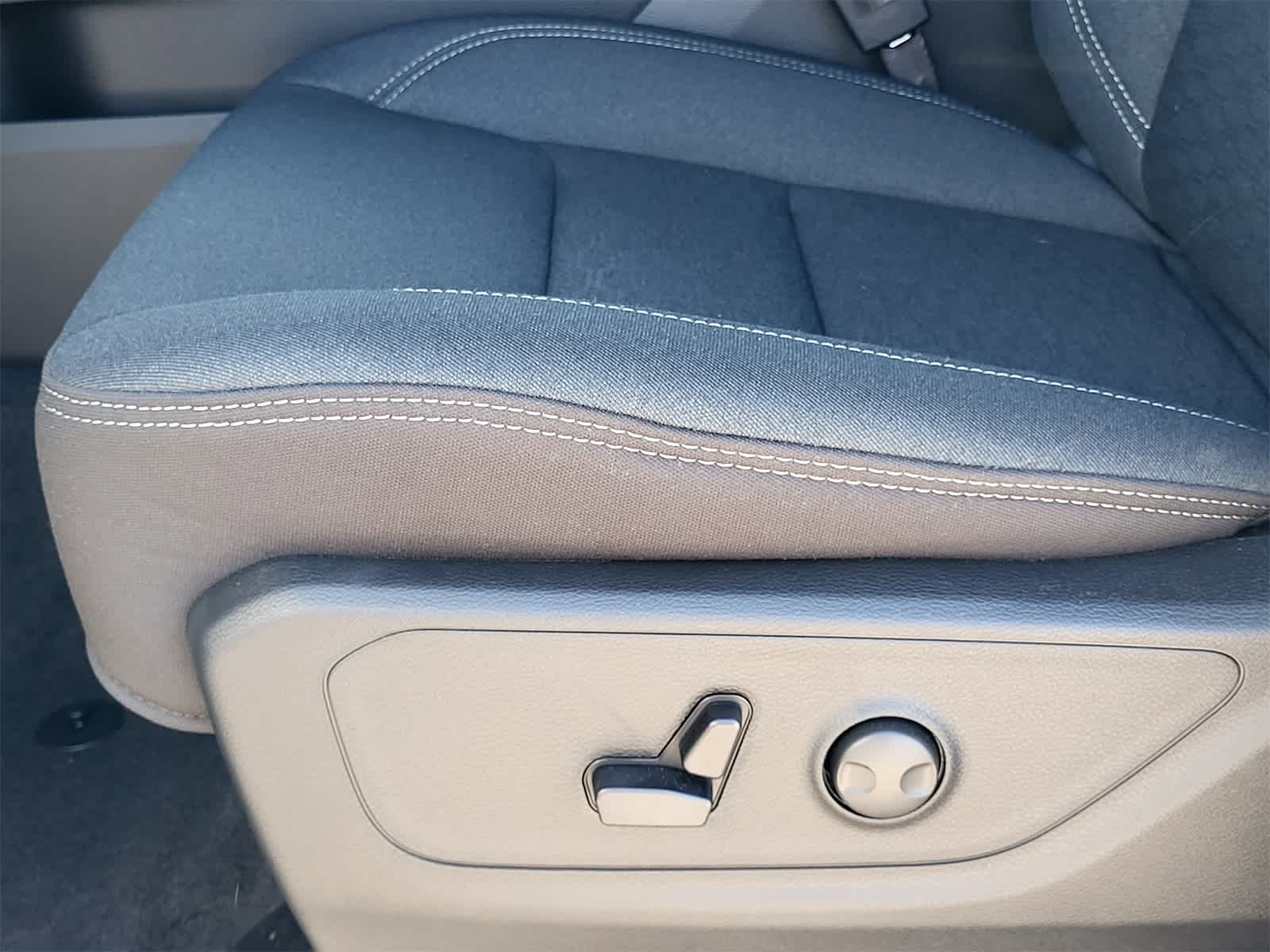 Thumbnail: 2026 RAM 1500 - 19