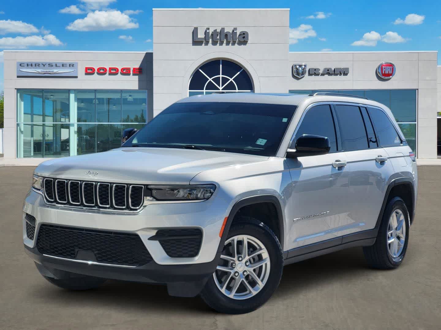 2024 Jeep Grand Cherokee Laredo X 4x4's photo