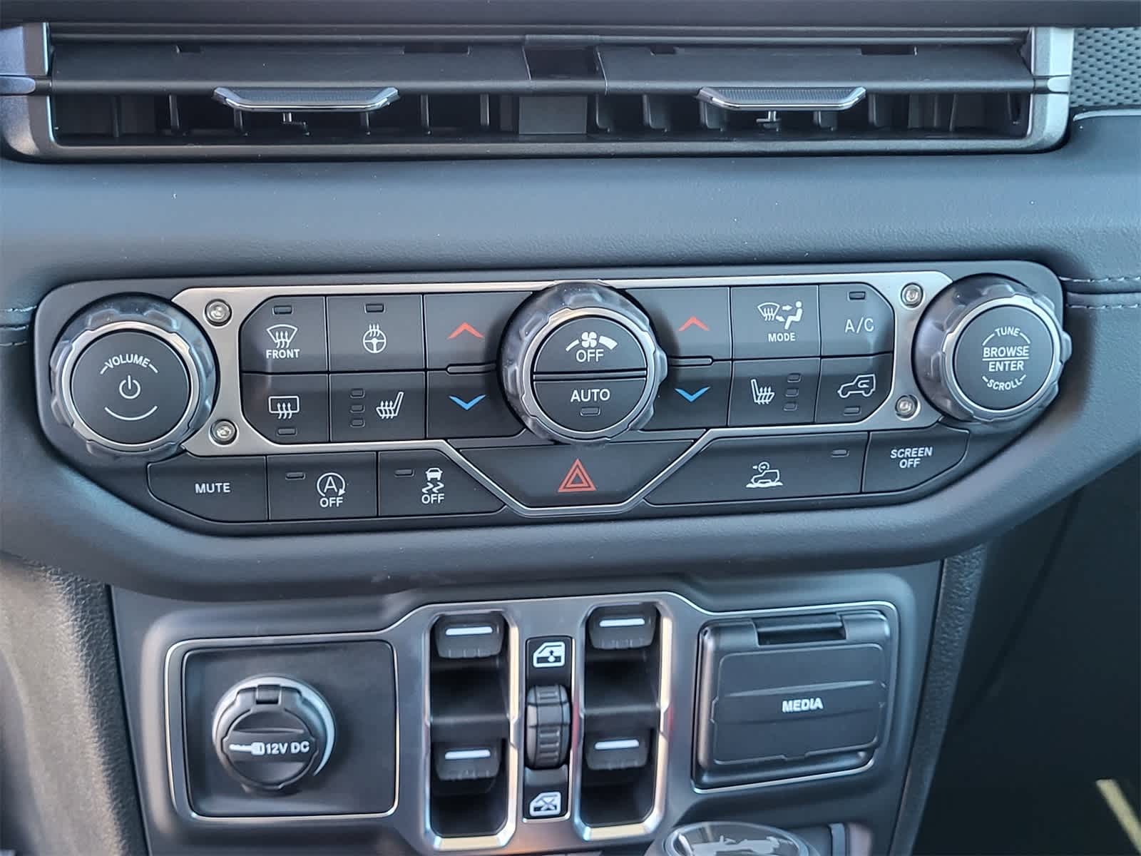 Thumbnail: 2026 Jeep Wrangler - 18