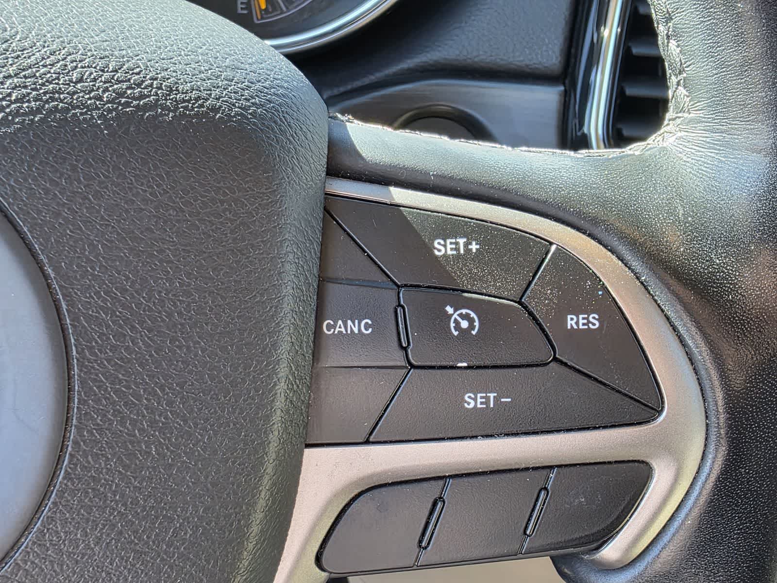 Thumbnail: 2021 Jeep Grand Cherokee - 19