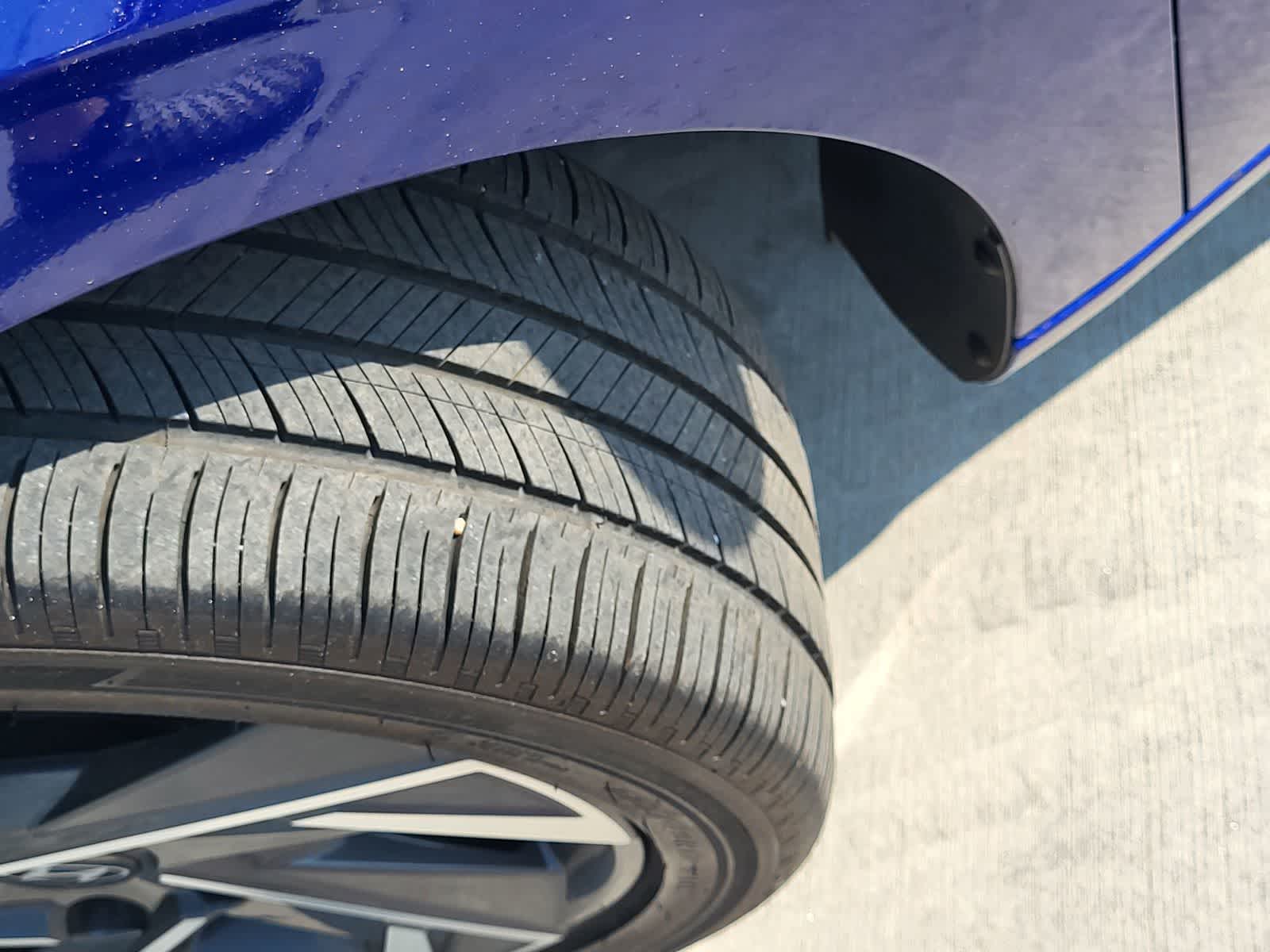 2025 Hyundai Elantra Limited - Photo 10