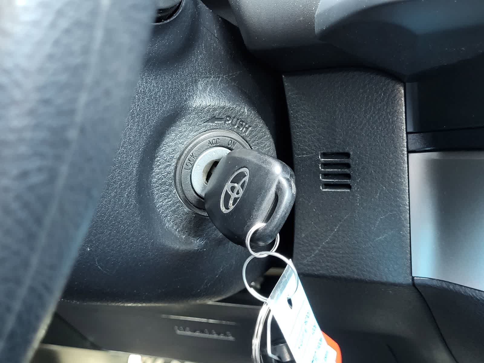 Thumbnail: 2022 Toyota Tacoma - 21