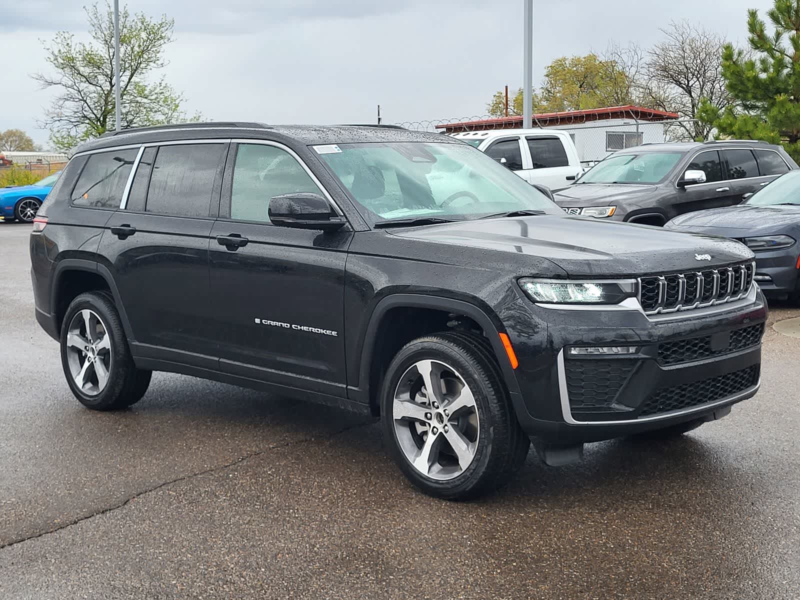 Thumbnail: 2026 Jeep Grand Cherokee L - 3