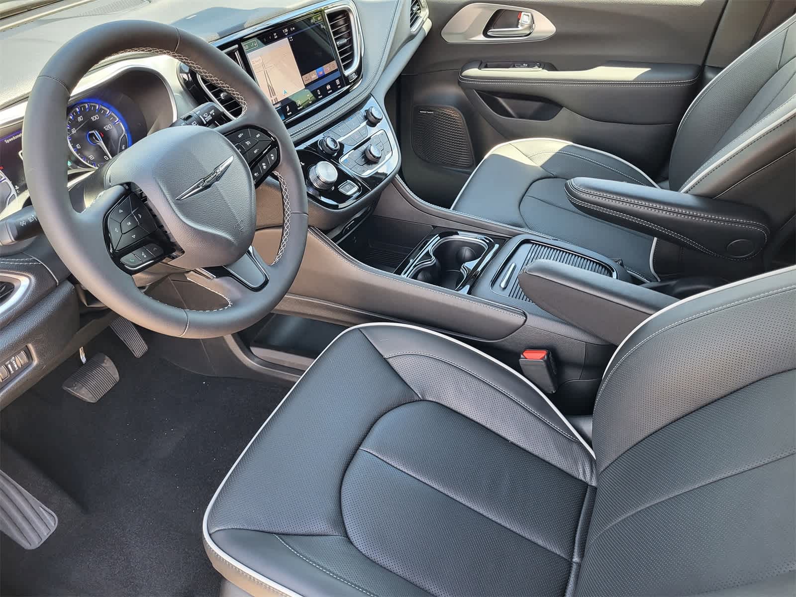 Thumbnail: 2026 Chrysler Pacifica - 9