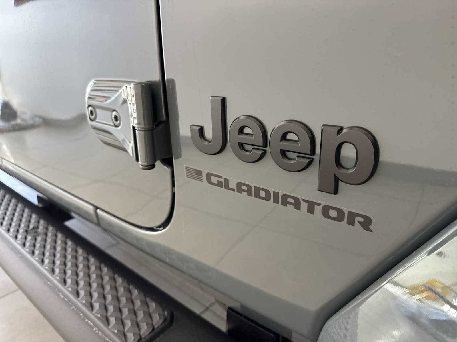 Thumbnail: 2025 Jeep Gladiator - 15