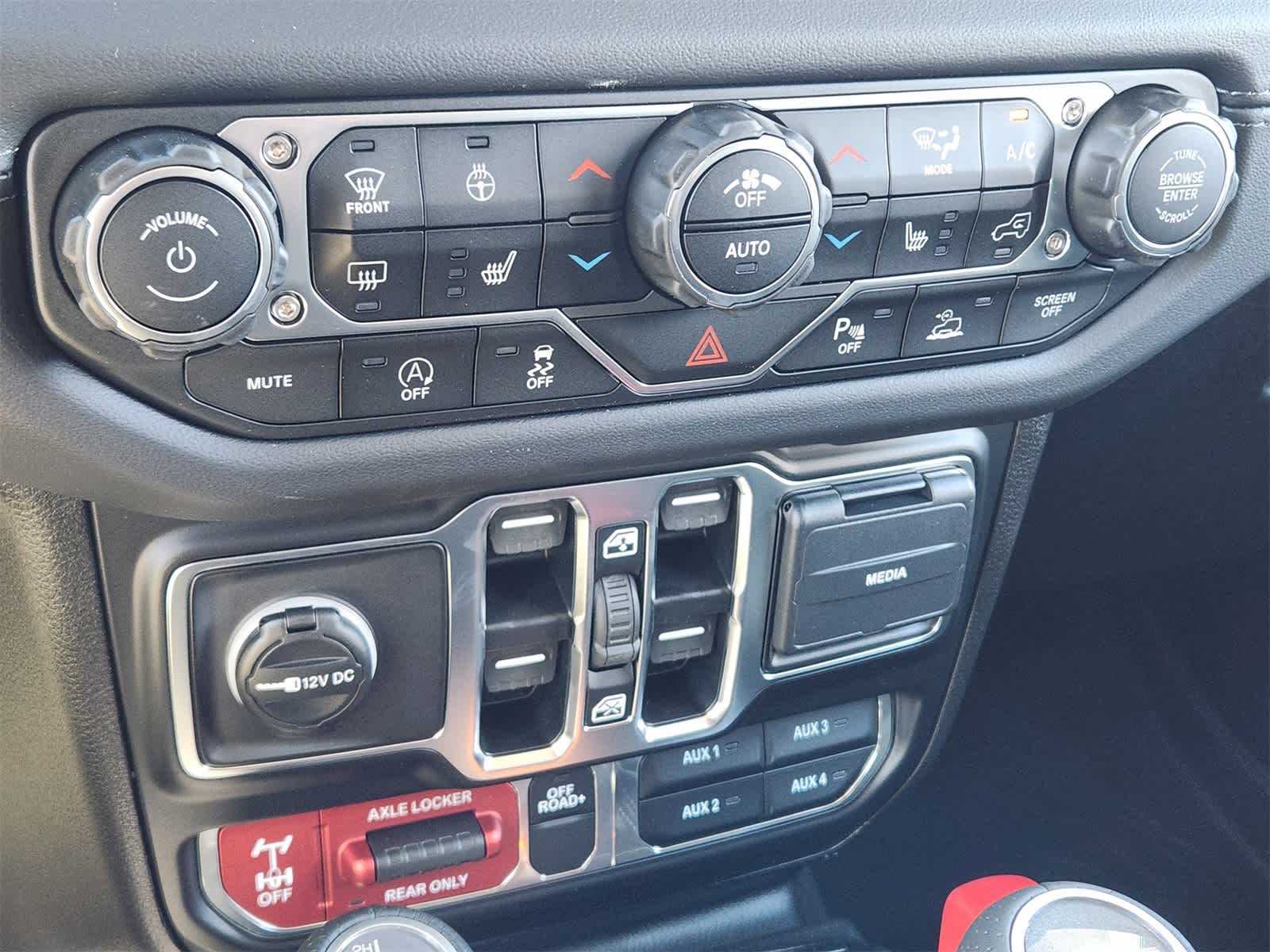 Thumbnail: 2025 Jeep Gladiator - 18