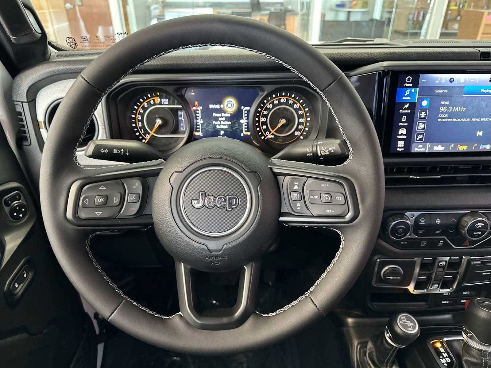 Thumbnail: 2025 Jeep Gladiator - 24