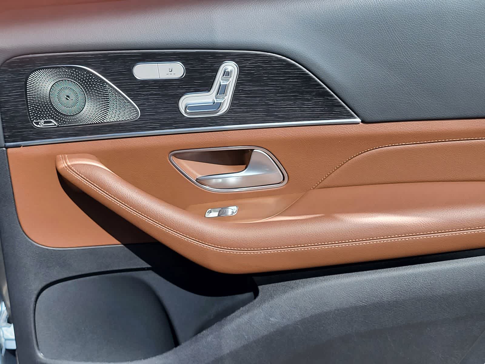 Thumbnail: 2024 Mercedes-Benz GLS - 30