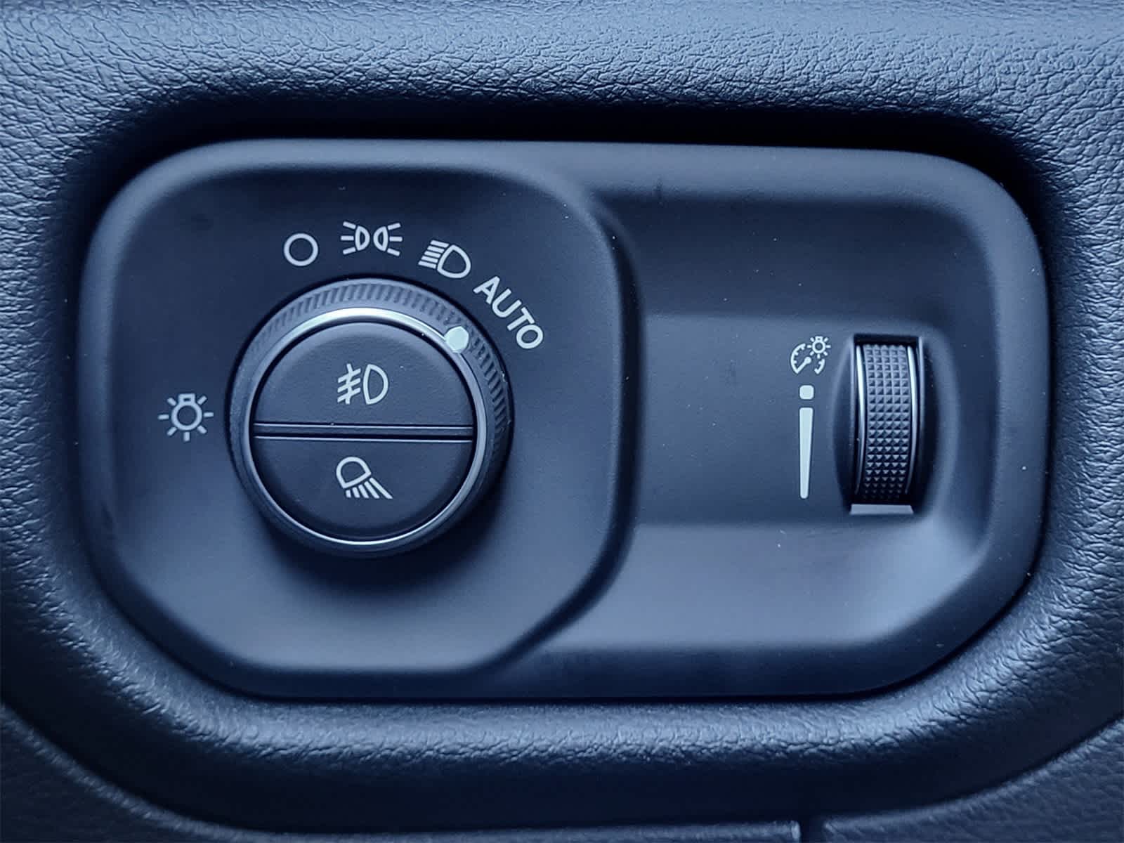 Thumbnail: 2026 RAM 1500 - 16