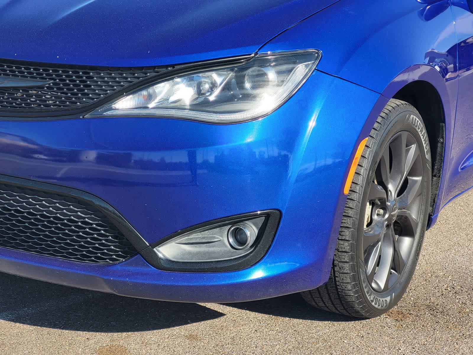 Thumbnail: 2020 Chrysler Pacifica - 8