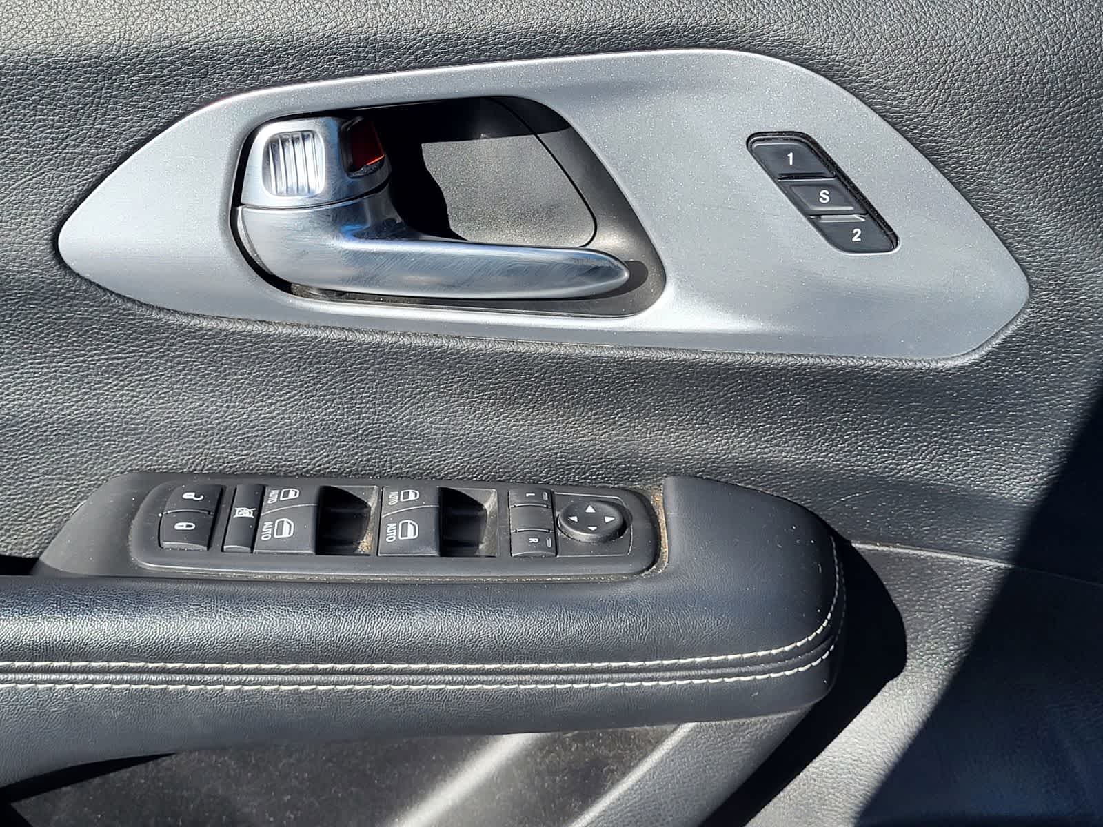 Thumbnail: 2020 Chrysler Pacifica - 14