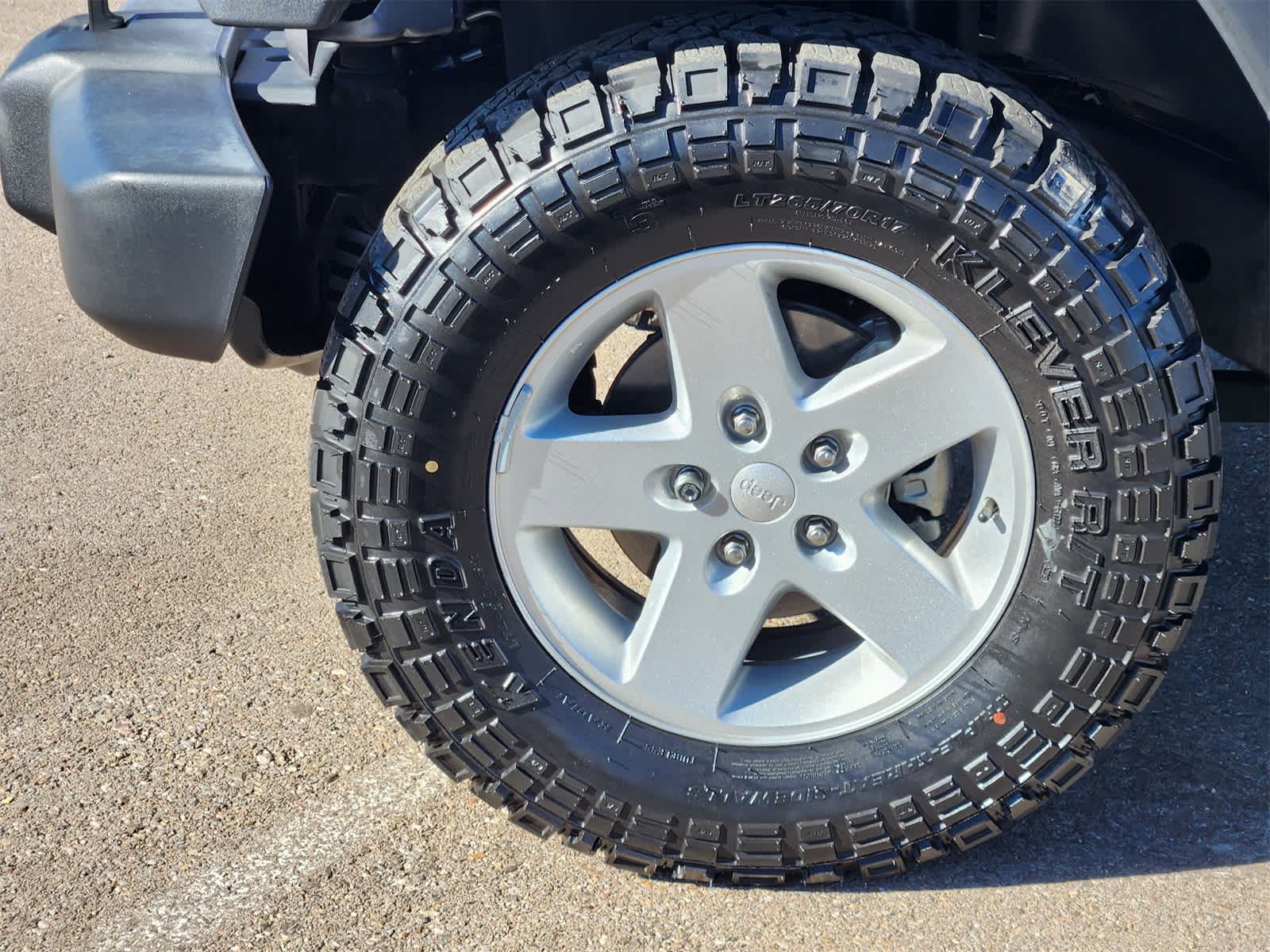 Thumbnail: 2017 Jeep Wrangler - 5