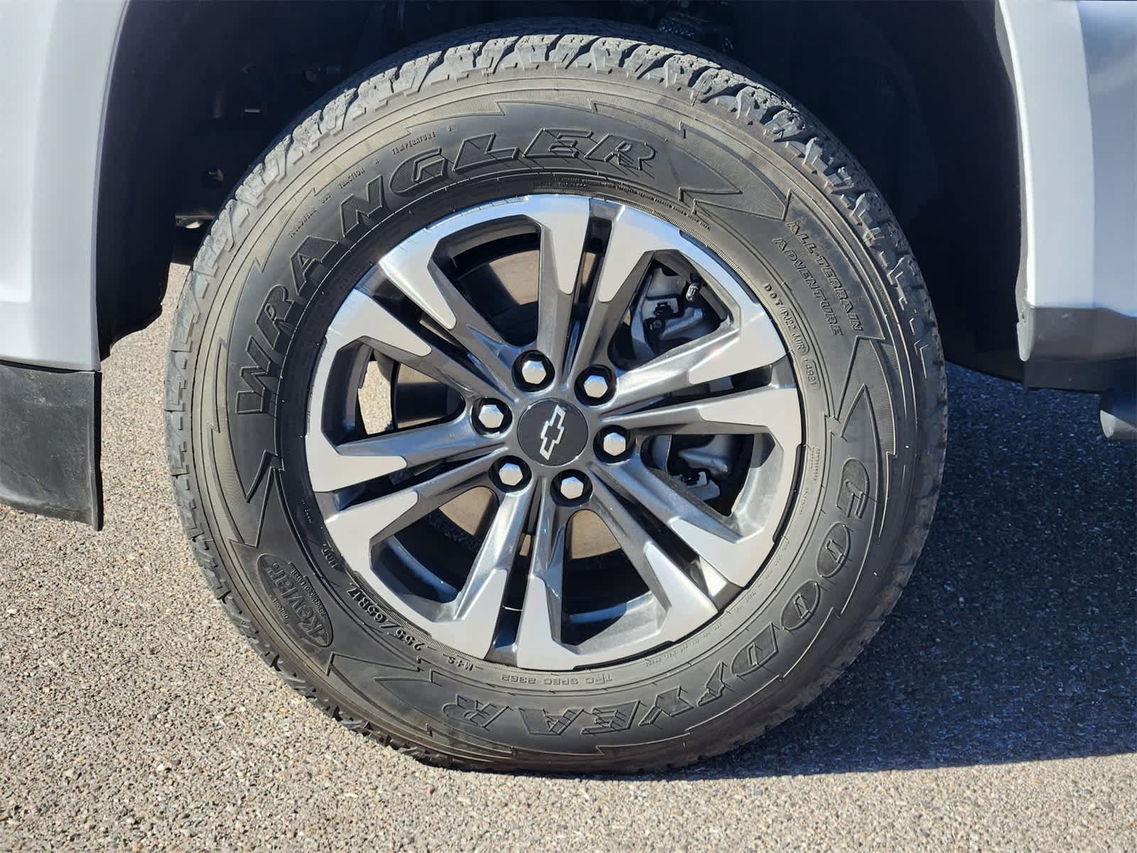 Thumbnail: 2022 Chevrolet Colorado - 9