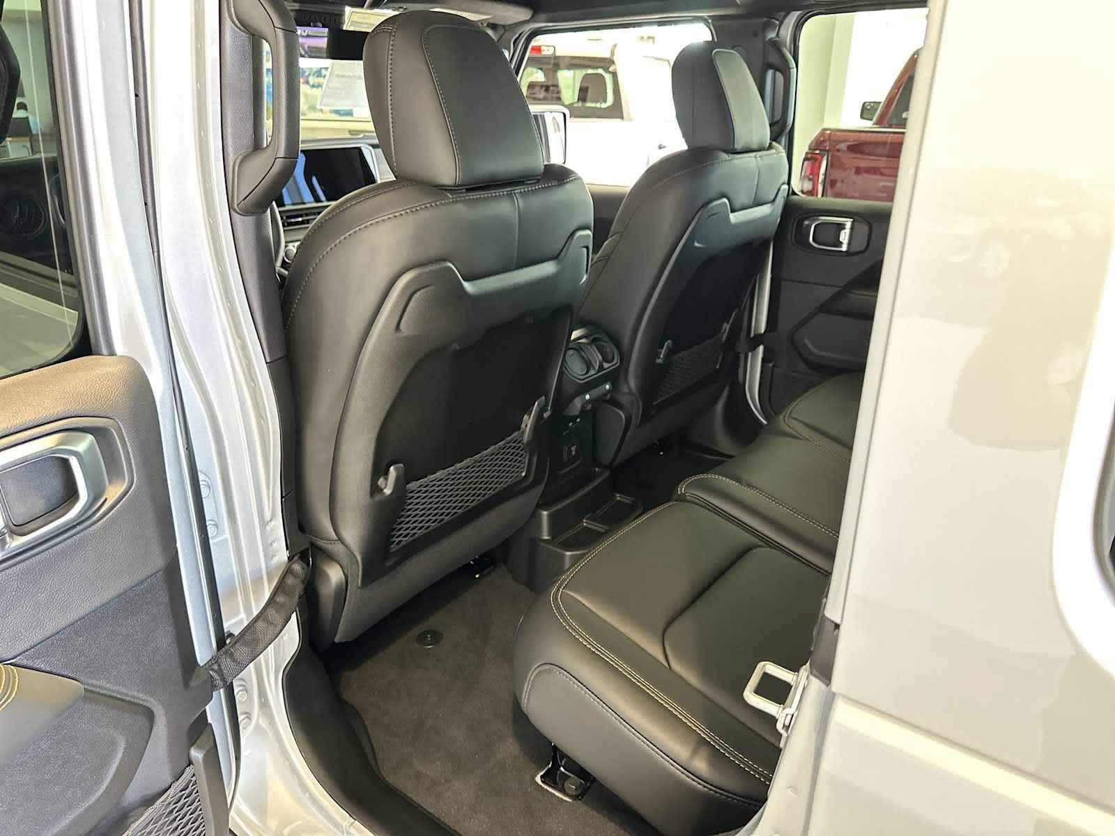 Thumbnail: 2024 Jeep Wrangler - 22