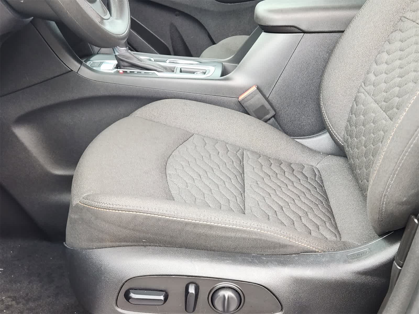 Thumbnail: 2020 Chevrolet Equinox - 20