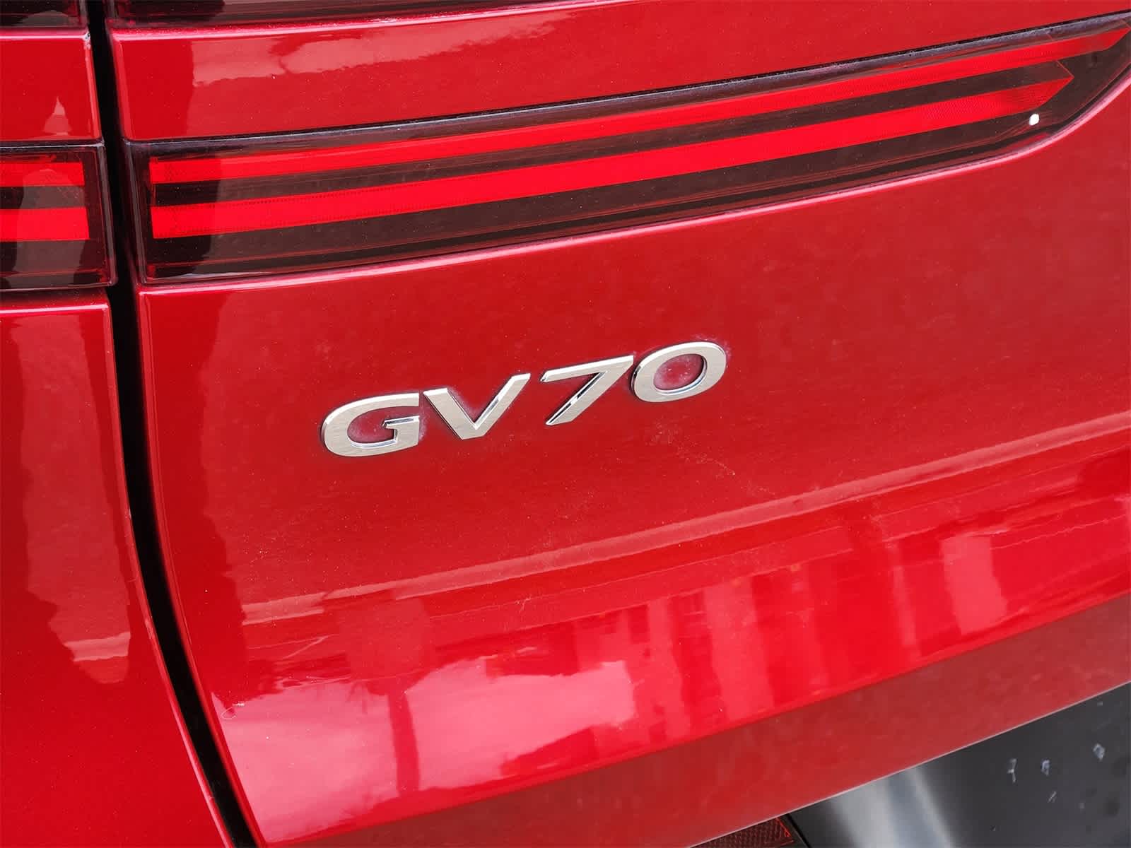 Thumbnail: 2022 Genesis GV70 - 11