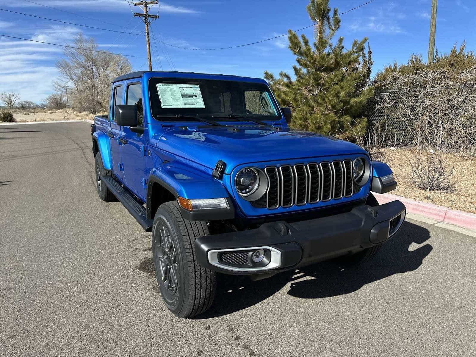 Thumbnail: 2025 Jeep Gladiator - 32